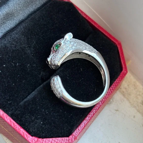 18k Cartier white gold Panther Ring with Green Eyes - 8 - Picture 6 of 9